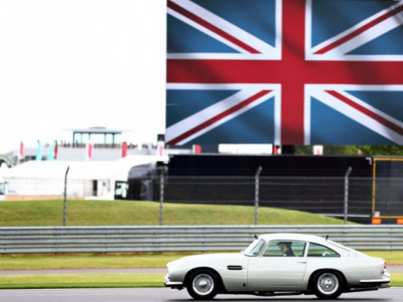 Pierre au pied du podium à Silverstone 